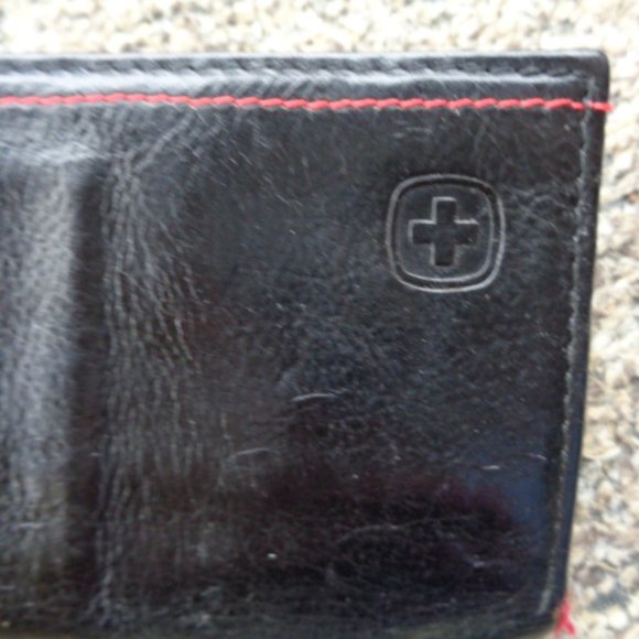 Wenger Swiss Army leather trifold wallet